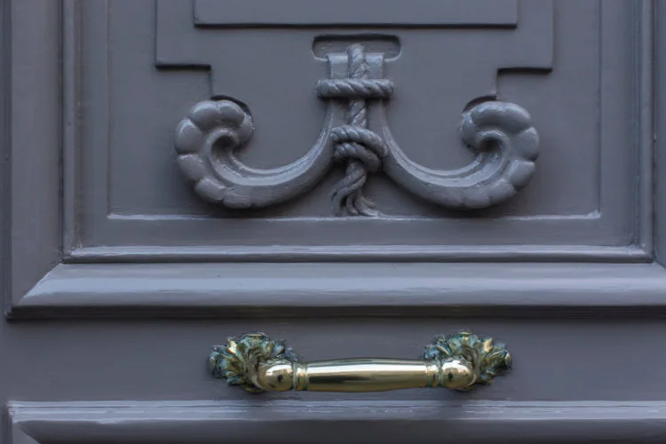 Paris pictures, grey door detail
