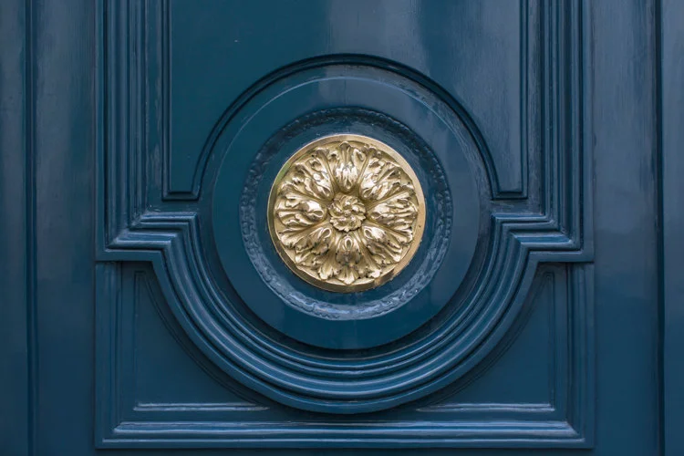 Paris pictures, blue door brass knob detail