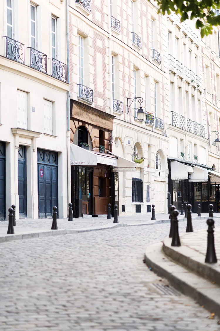 Paris pictures, Sunday on Place Dauphine (vertical) fine art photography print