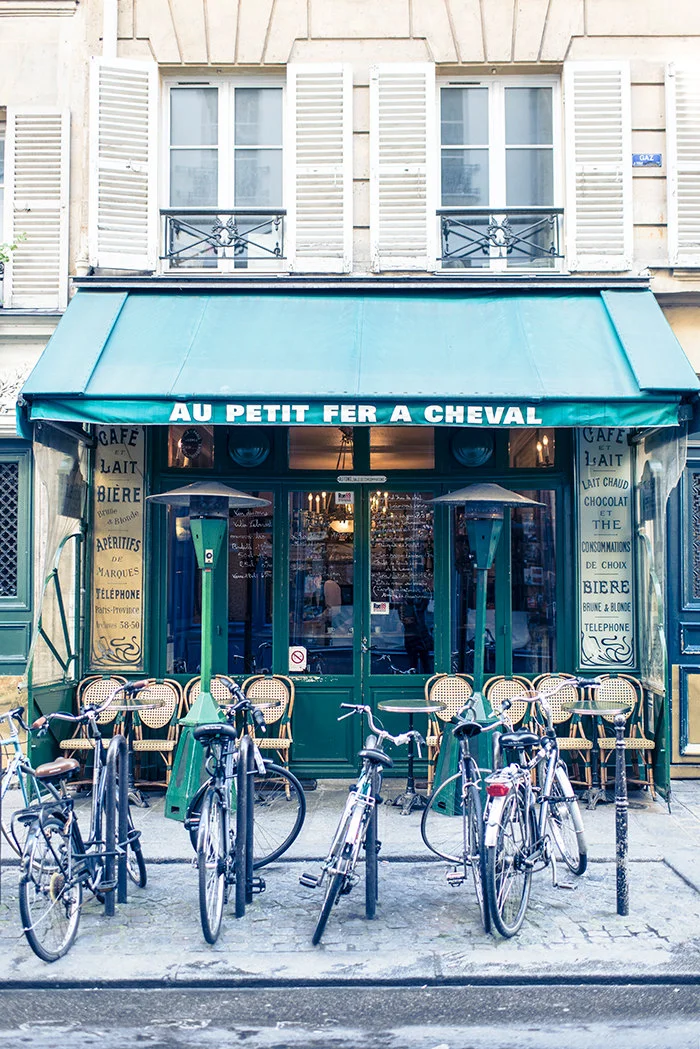 Paris pictures, Au Petit Fer a Cheval