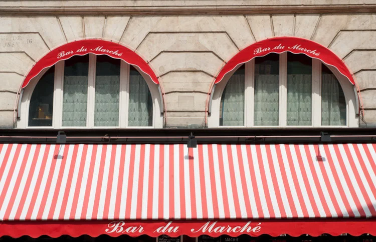 Paris pictures, Le Bar du Marché red striped awning