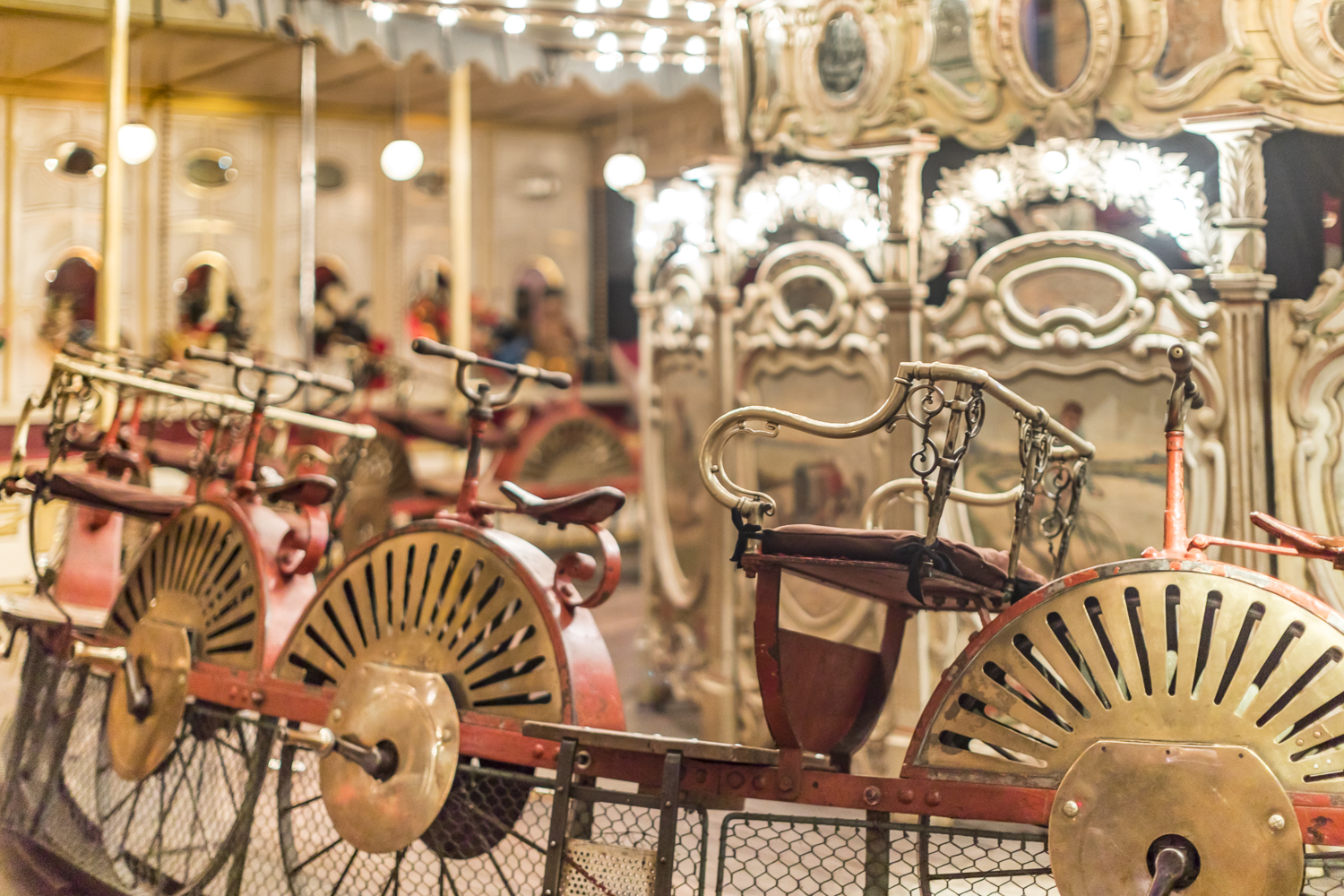  Our guide explained that there were many who could not afford the powered carousels and this was an alternative. The explanatory notes in the program add that in the early days of pedal power there were more bicycles in the fairgrounds than on the s