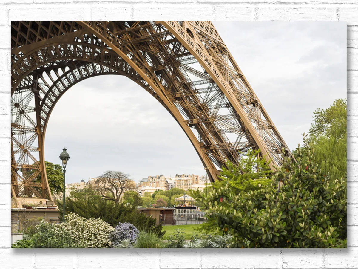 Eiffel Tower Horizontal Canvas.jpg