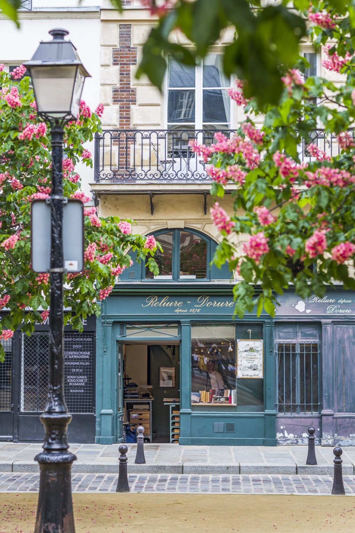 The Bookbinder, Place Dauphine