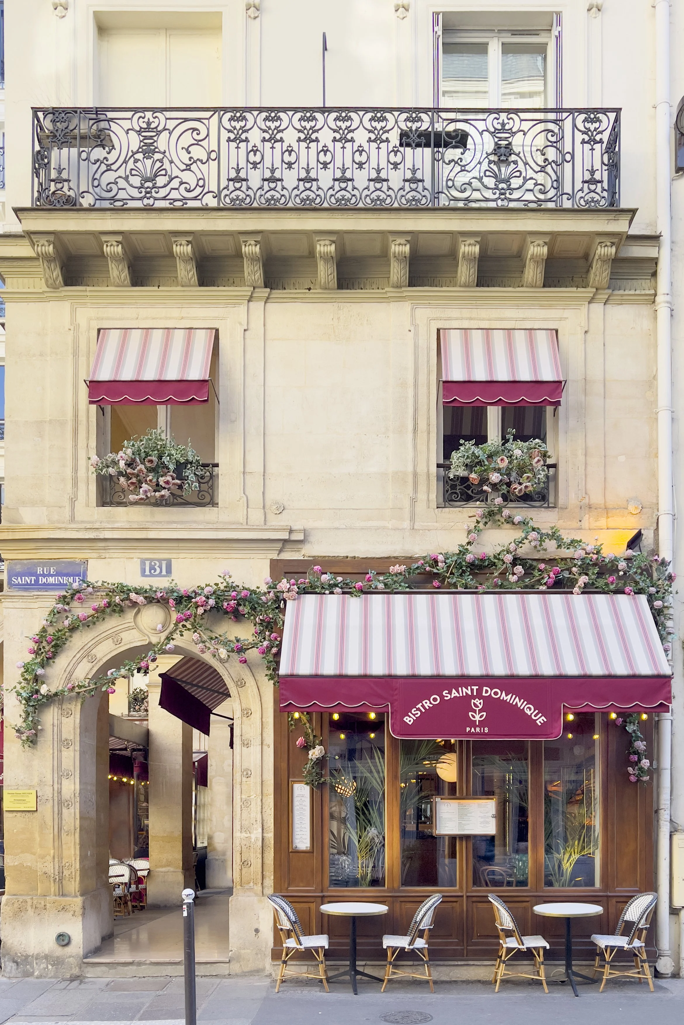 Bistro Saint Dominique at Christmas