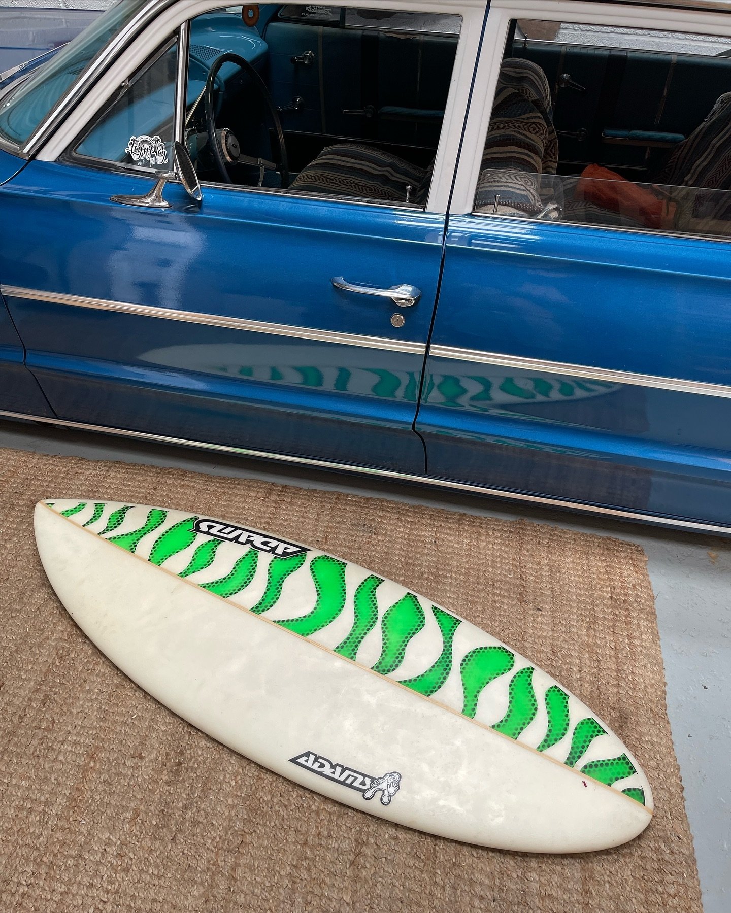 SOLD.. whose after a pro skimboard .. high density foam and glassed strong 💪 used price DM ⚡️

#skimboard #seamonstersupplyco