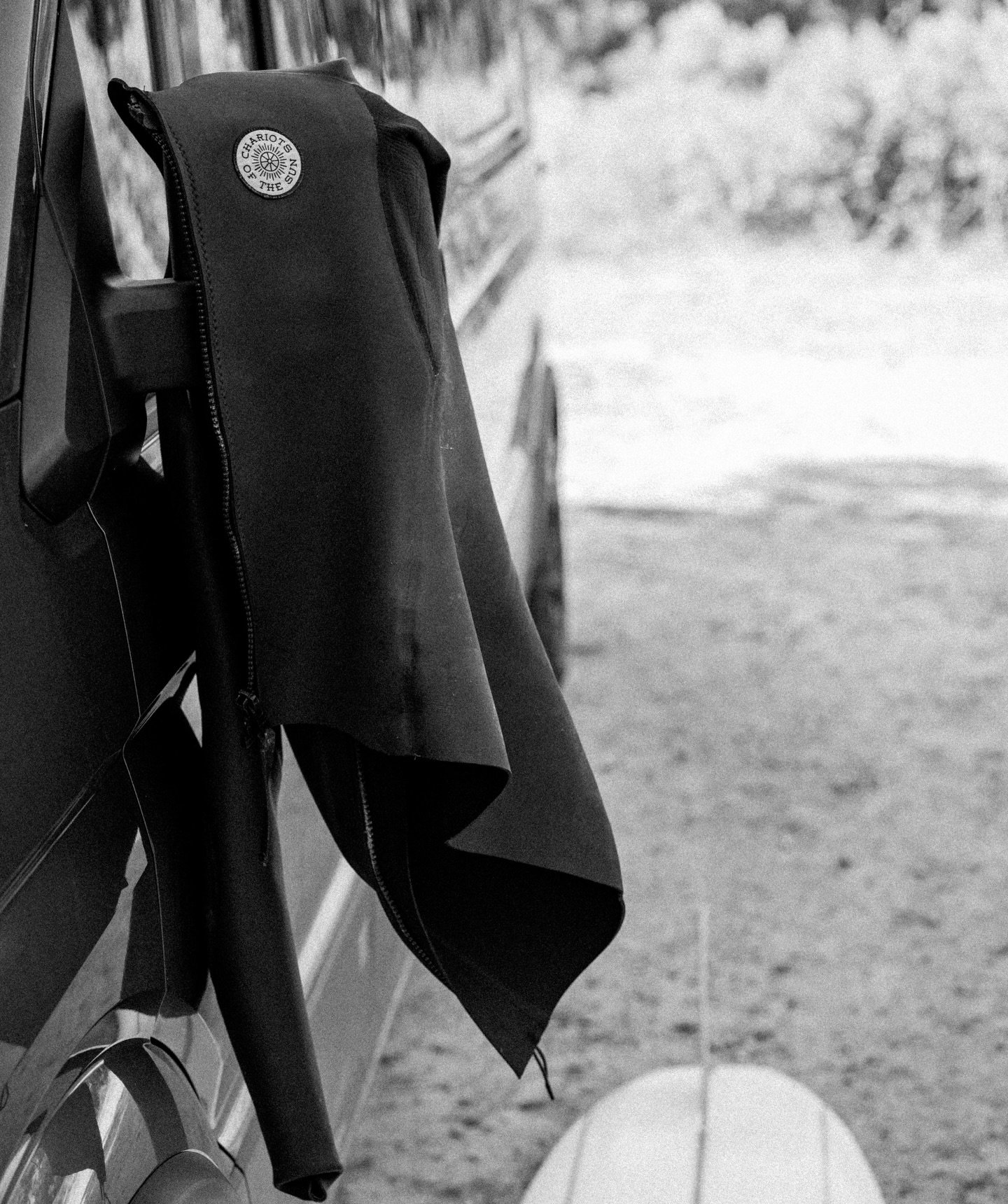 European road trips with @_jamie_elliott and the wetsuit jacket ☀️

A product that goes beyond &lsquo;wetsuits&rsquo;. It was first on our list back in 2012, we worked 4 versions until it was perfect and we haven&rsquo;t changed it since &bull; versa