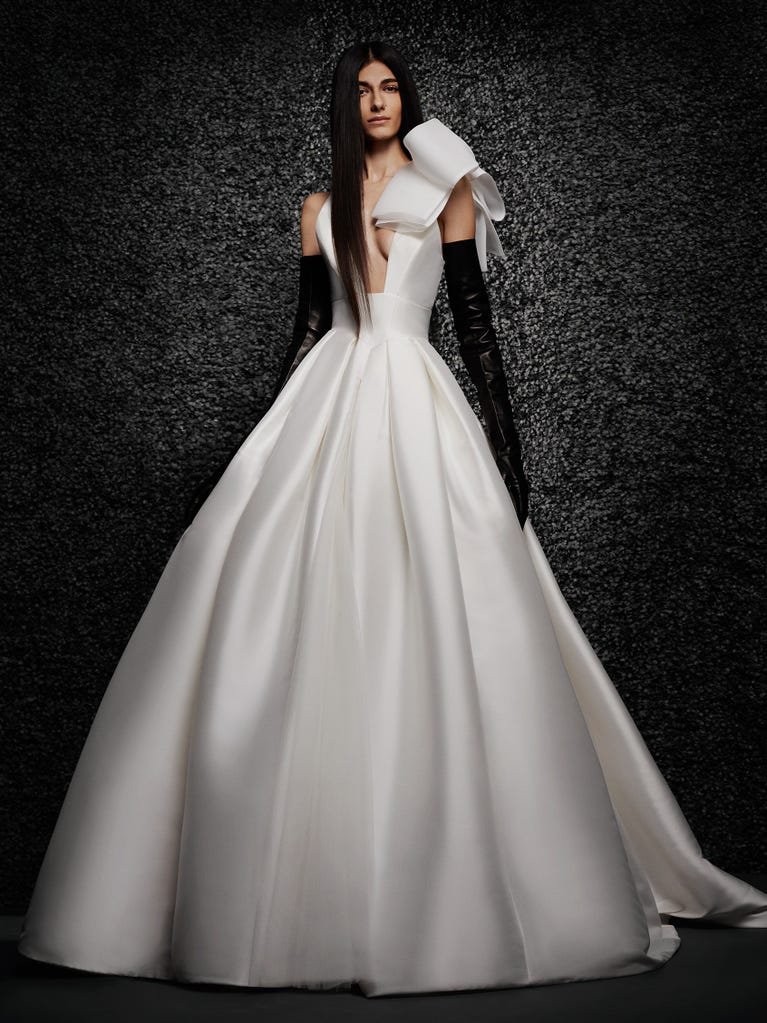 Vera Wang | Iconic Designer Gowns, Classic With A Fun Modern Edge - Rituals  of Love