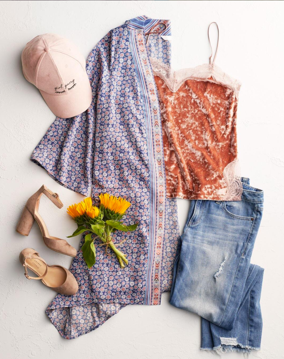Velvet in August? Totally. Click here to shop the @LCLaurenConrad #ootd.