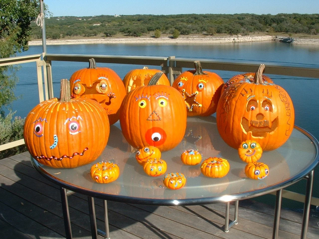 allpumpkinsneedhr.jpg