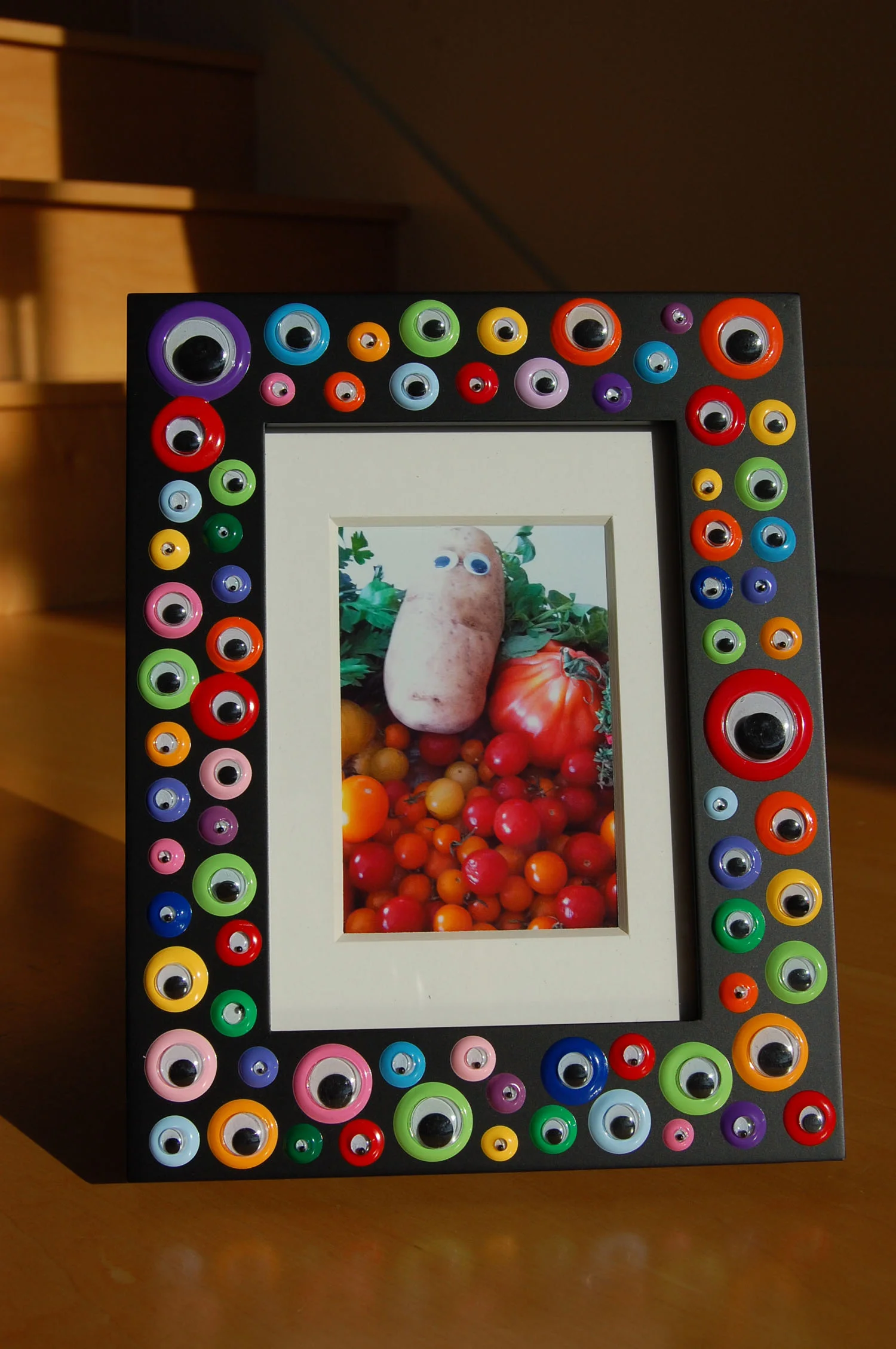Multi Color Googly Eye Frame - Veggie Heads