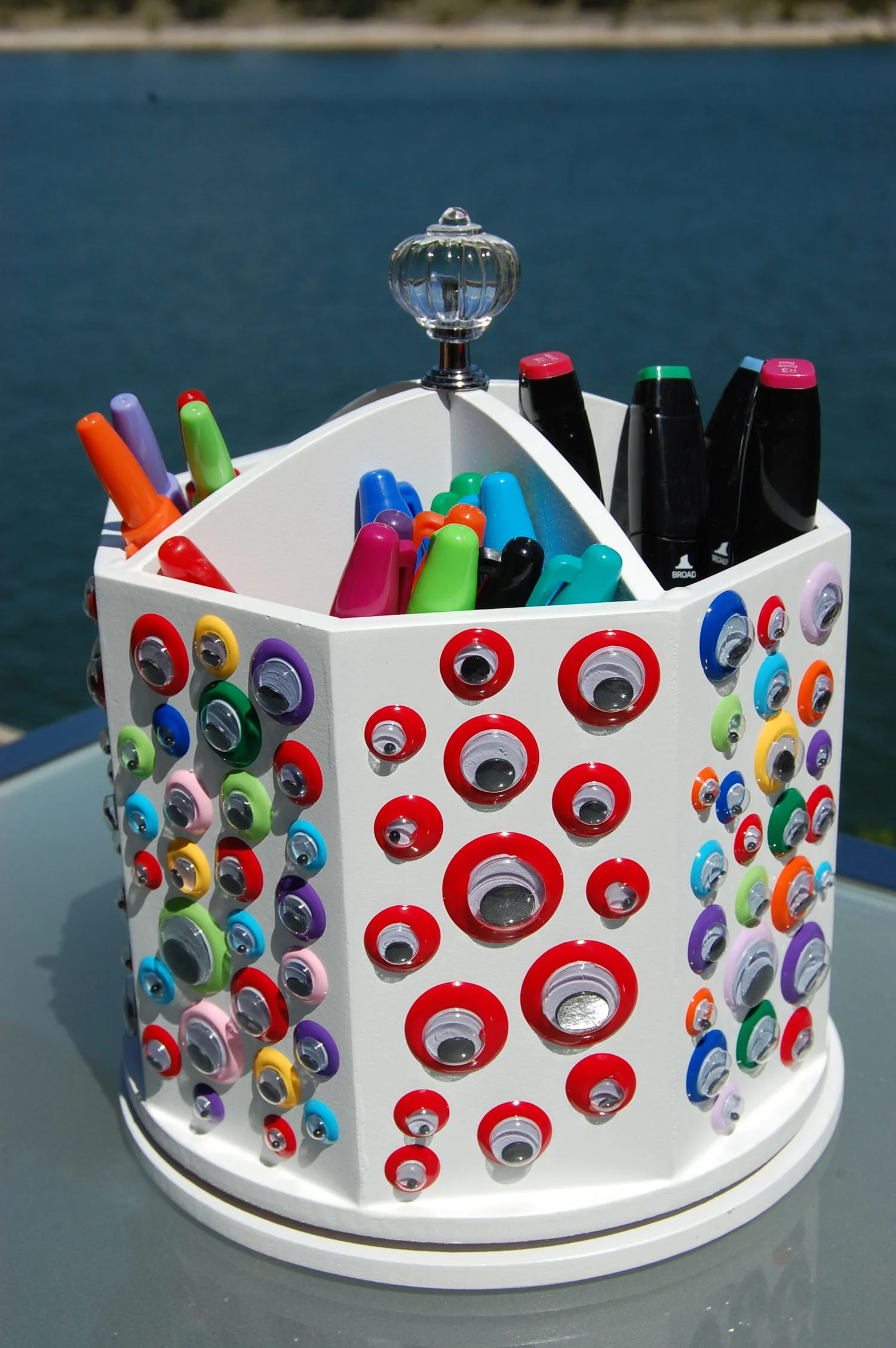 Googly Eye White Spinning Pencil and Pen Holder