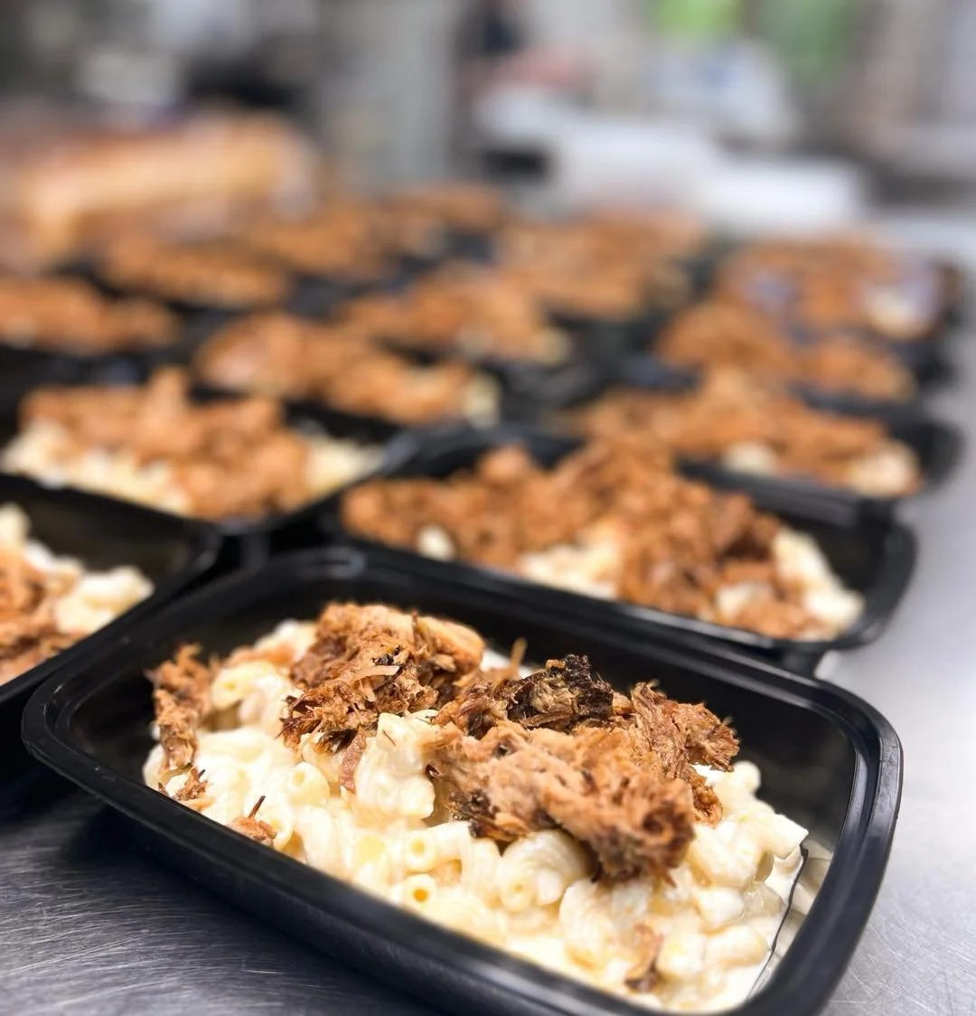 Smoked Pulled Pork with Mac & Cheese.jpg