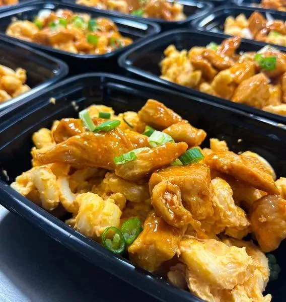 Hot Honey Chicken with Mac.jpg