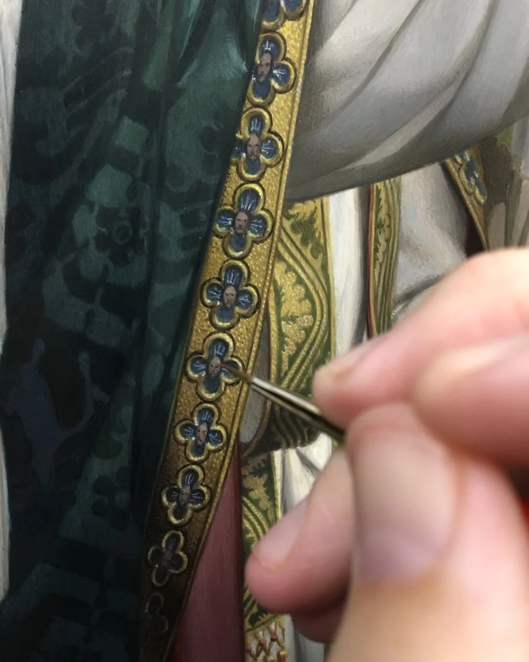 Sacerdotes tui induant iustitiam Et sancti tui exultent domine 
&quot;Let thy priests be clothed with justice: and let thy saints rejoice.&quot;

Ps cxxxi,9

+pax
&mdash;&mdash;&mdash;&mdash;&mdash;&mdash;&mdash;&mdash;&mdash;&mdash;
original art and