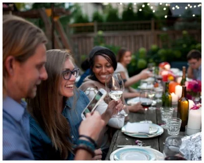 June2015-Trulia-5-Ways-To-Get-Settled-In-Your-New-Neighborhood-Faste-outdoor-dinner-party-with-friends.jpg
