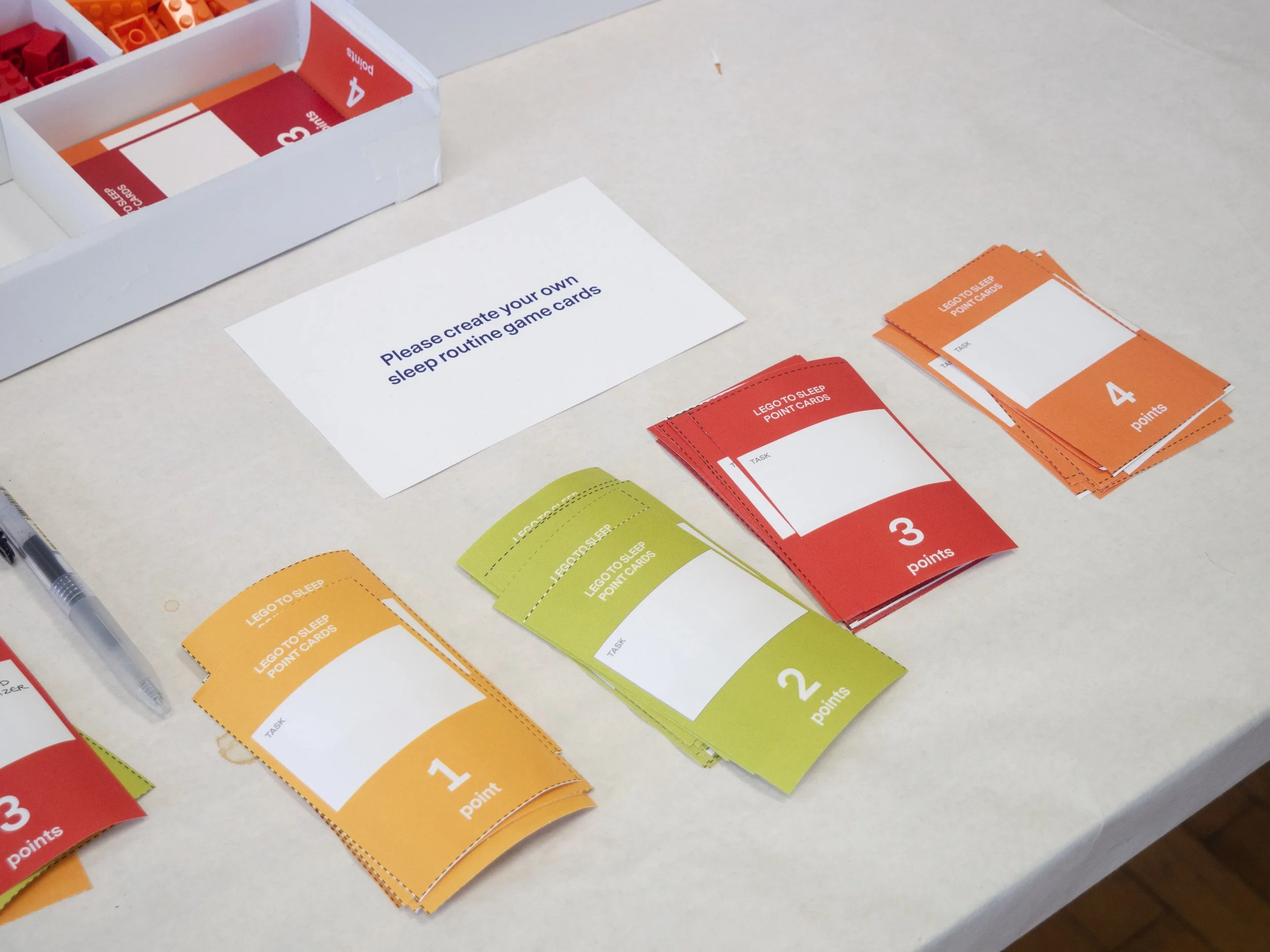 Participants create their own sleep point cards.