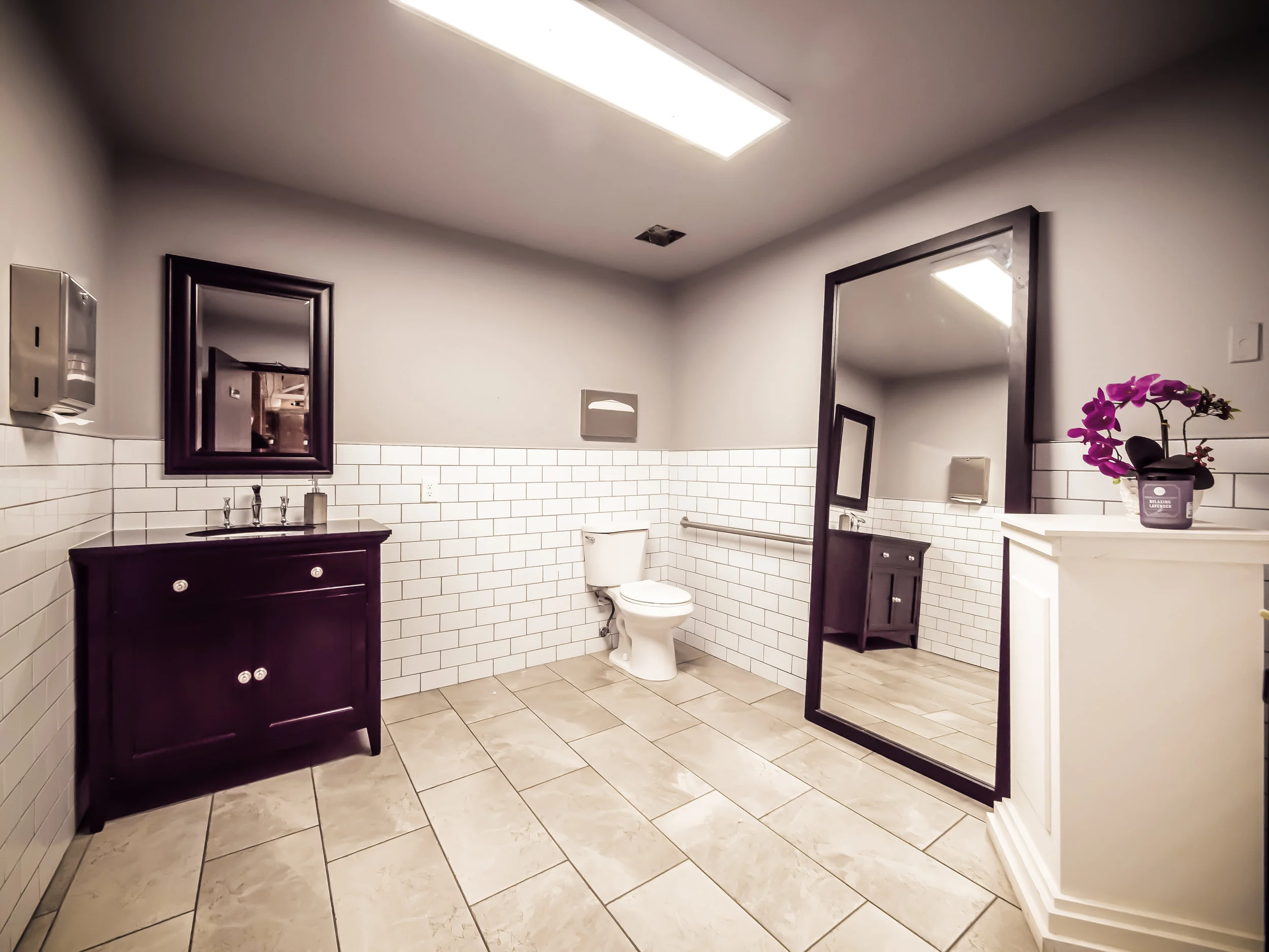 Brick House Studios LA- Warehouse Space Bathrooms