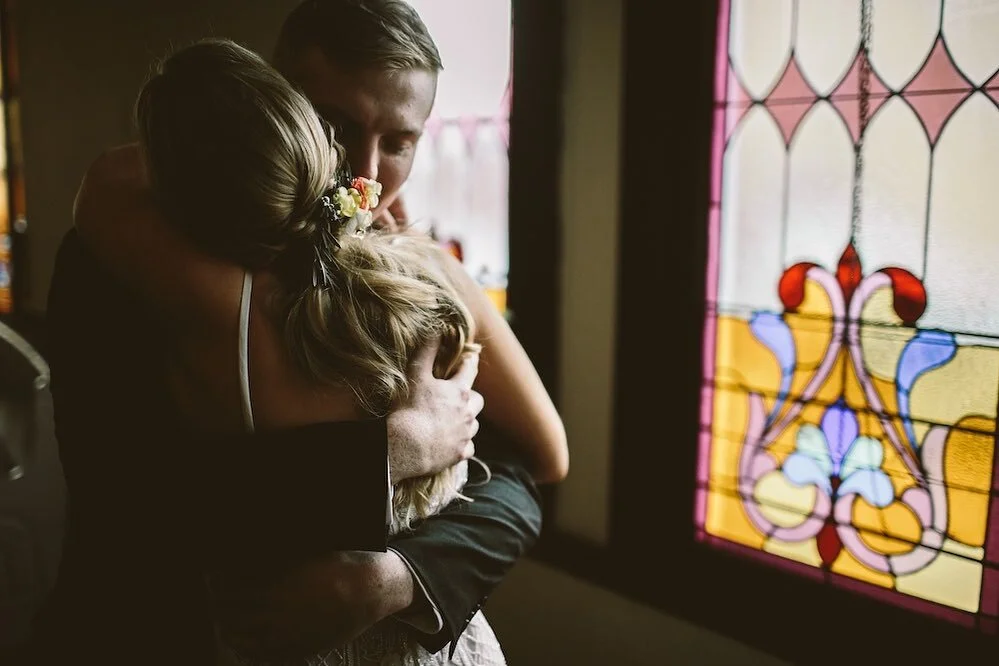 Hold your love tight, it&rsquo;s cold out there. 

Anyone planning for an intimate wedding this year? Our first micro wedding event was such a magical day. I wouldn&rsquo;t mind more minis from here on out!

Photo: @alyssamcelheny / design + coordina