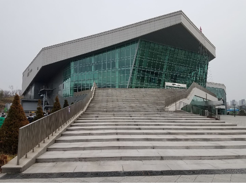 The Gunsan Arts Center – quite a sight!