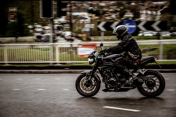 DYNAMIC COLLISION AVOIDANCE SYSTEM Early collision warning (front and rear), Lane alert, Merge Alert. Being seen is half the battle, you have less than 2 seconds to react. 6th notifies motorists of your presence, selectively and intelligently