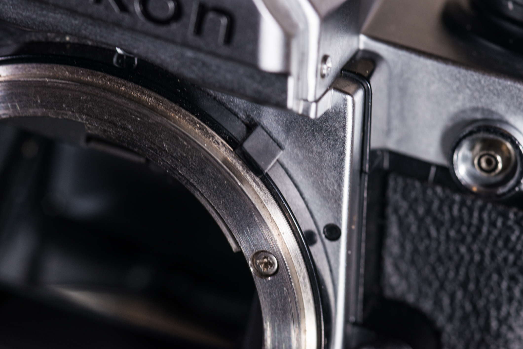 FM2's plastic aperture indexing ring.