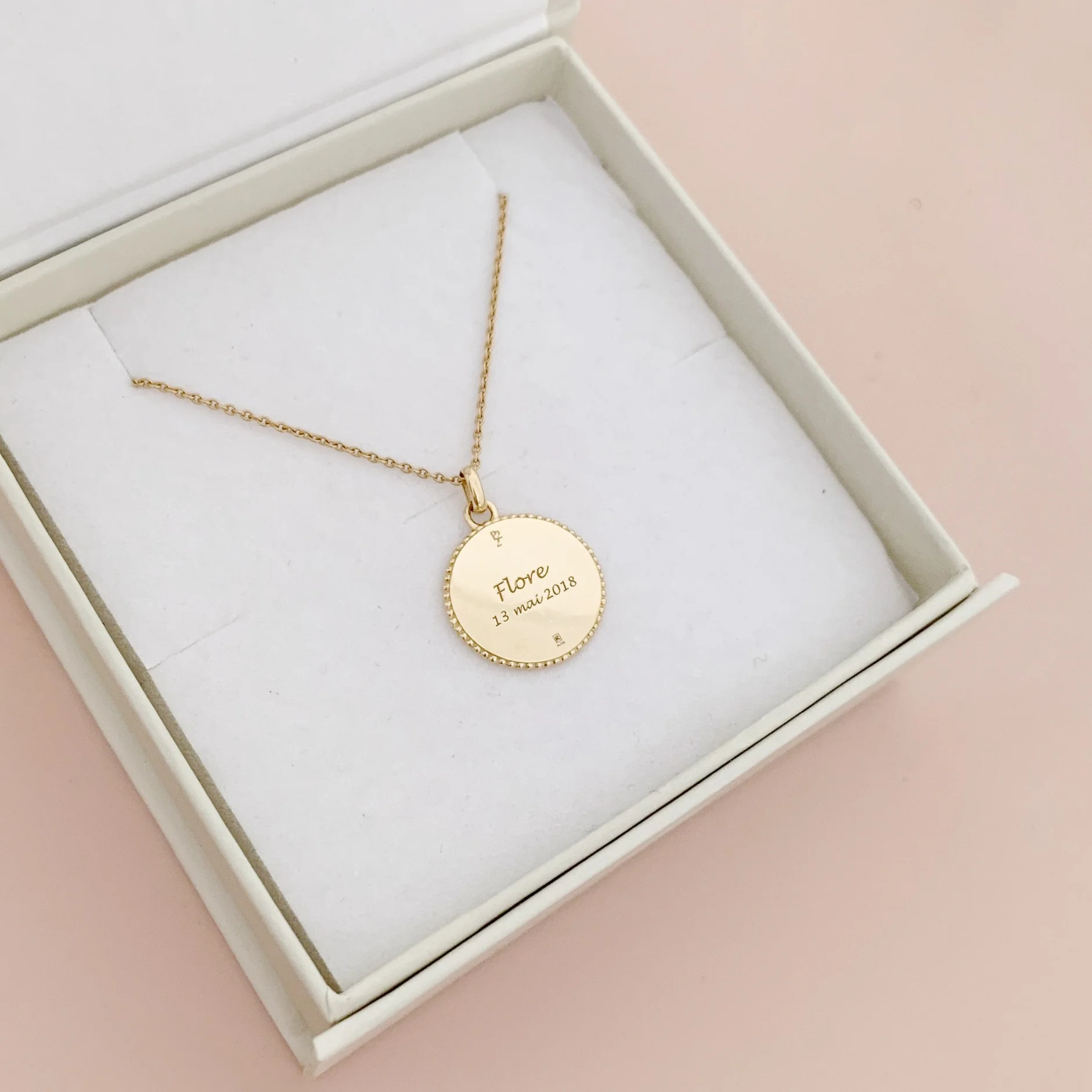 Médaille baptême Poinçon 22 or 18 carats