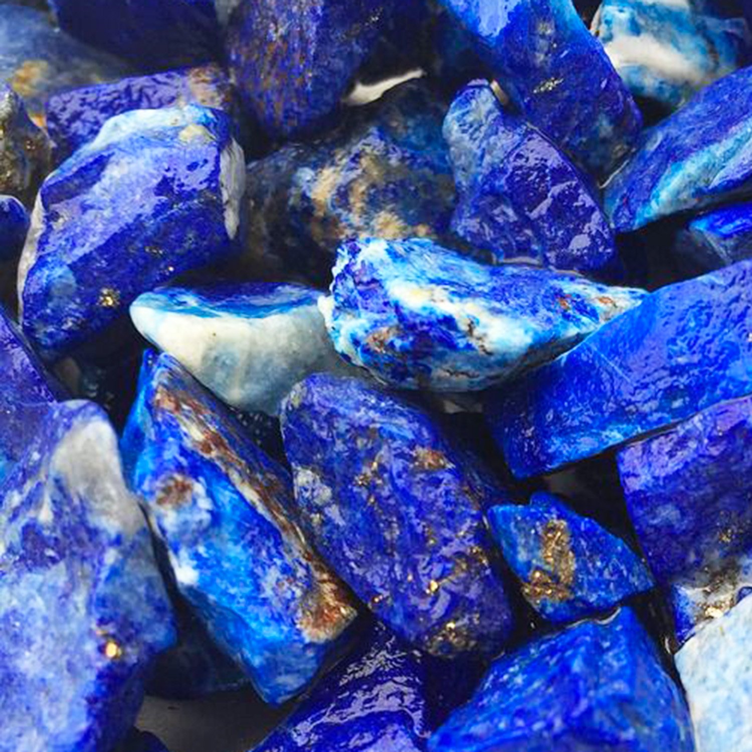 Blue gemstone - lapis lazuli