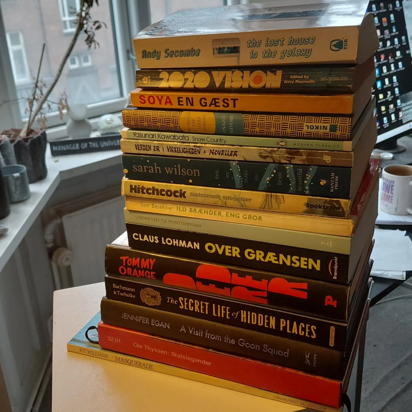 Februar b&oslash;d p&aring; meget rejsetid, og derfor meget l&aelig;setid 🙂 Mange, mange noveller, et japansk tema, b&oslash;ger der har ligget utilgiveligt mange &aring;r p&aring; hylden og en god stak fagb&oslash;ger. 

#l&aelig;sestak #l&aelig;sn