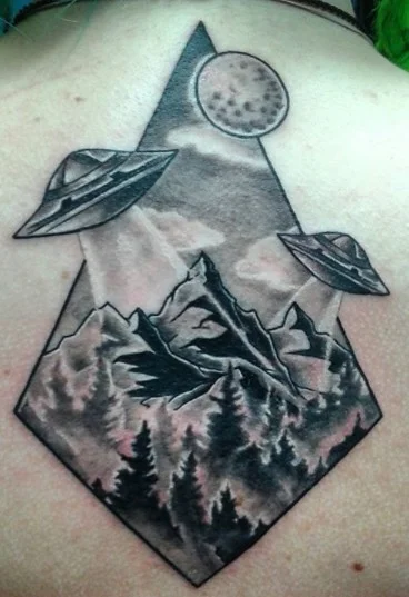 alien triangle snip.jpg