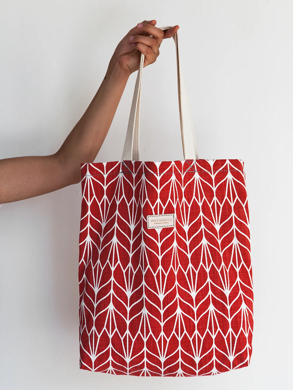 Alex-WAYAWAYA-Tote-Kine-Red-02.jpg