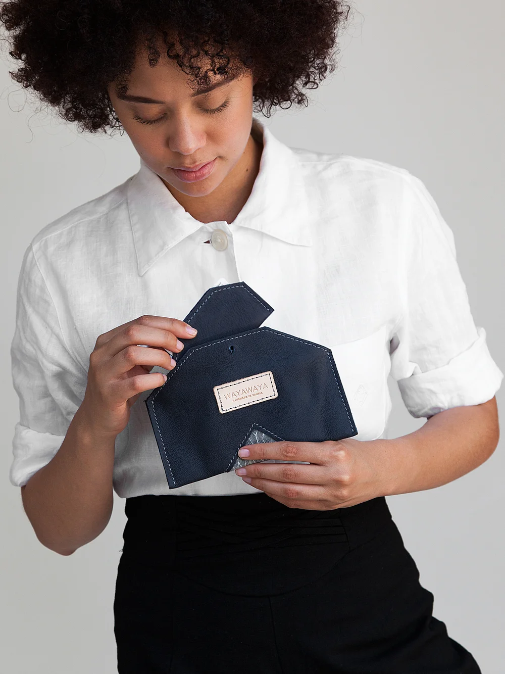 Alex-WAYAWAYA-Wallet-Blue-02.jpg