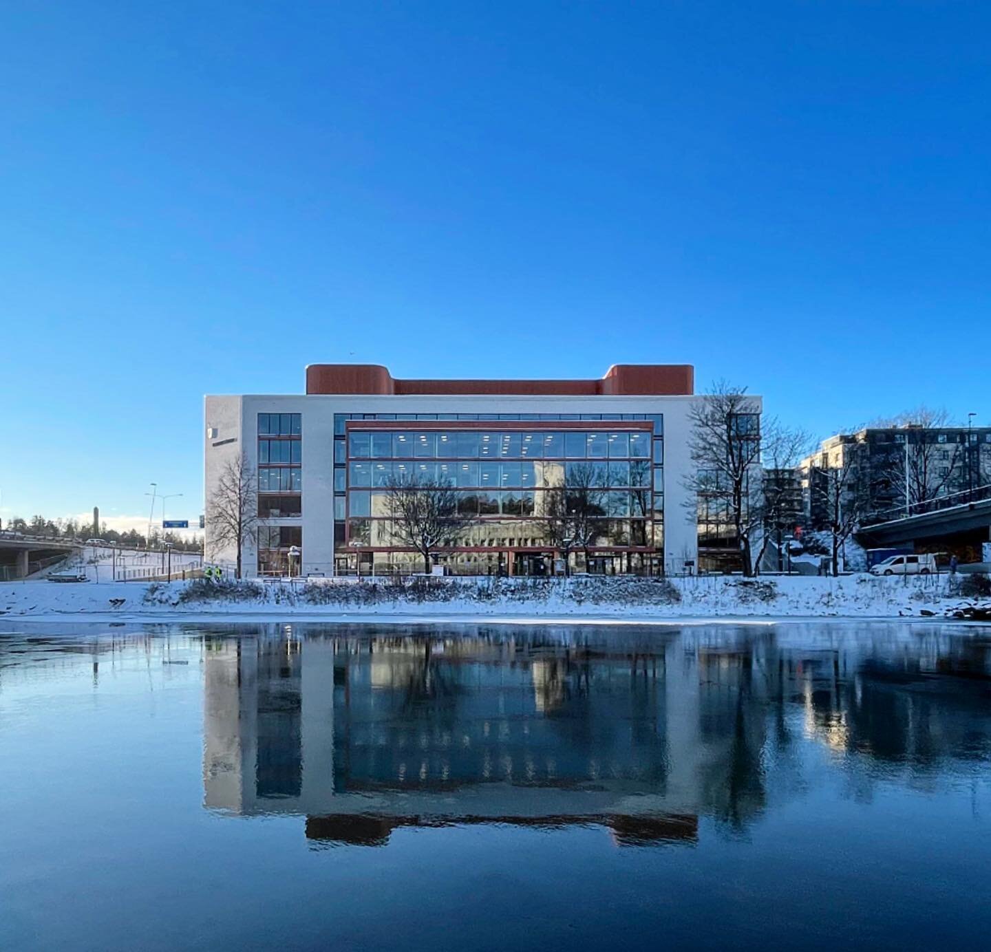 Gratulerer @kommunebaerum med ny Kommuneg&aring;rd i Sandvika! Det har v&aelig;rt en stor glede &aring; f&aring; v&aelig;re med p&aring; prosjektet ✨

#kommuneg&aring;rden #breeamoutstanding #breeam #klimaklokb&aelig;rum #architecture #ombygging