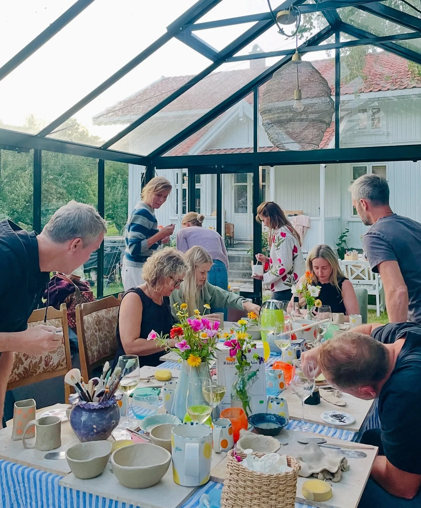 &Aring;rets &laquo;kick-off&raquo; med leire under neglene og digg vegetarmat fra @happyfoods_oslo 🤩
Tusen Takk for oss @carolinesagafos_keramikk ❤️