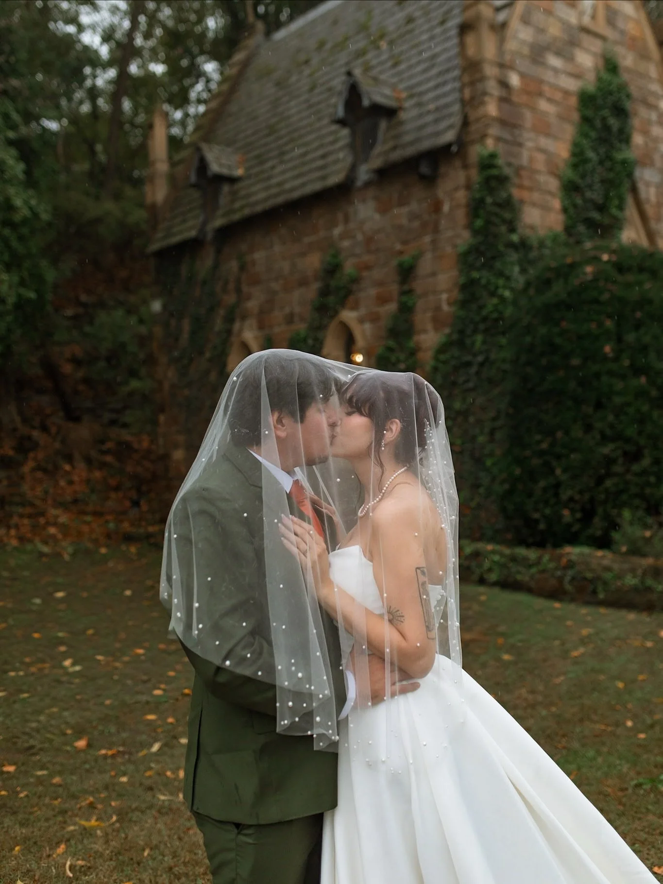 Rain on your big day? No problem! We&rsquo;ll still make magic happen. 🤩✨