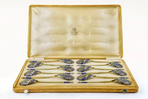 3 Notable Qualities of a Successful Antique Dealer.jpg