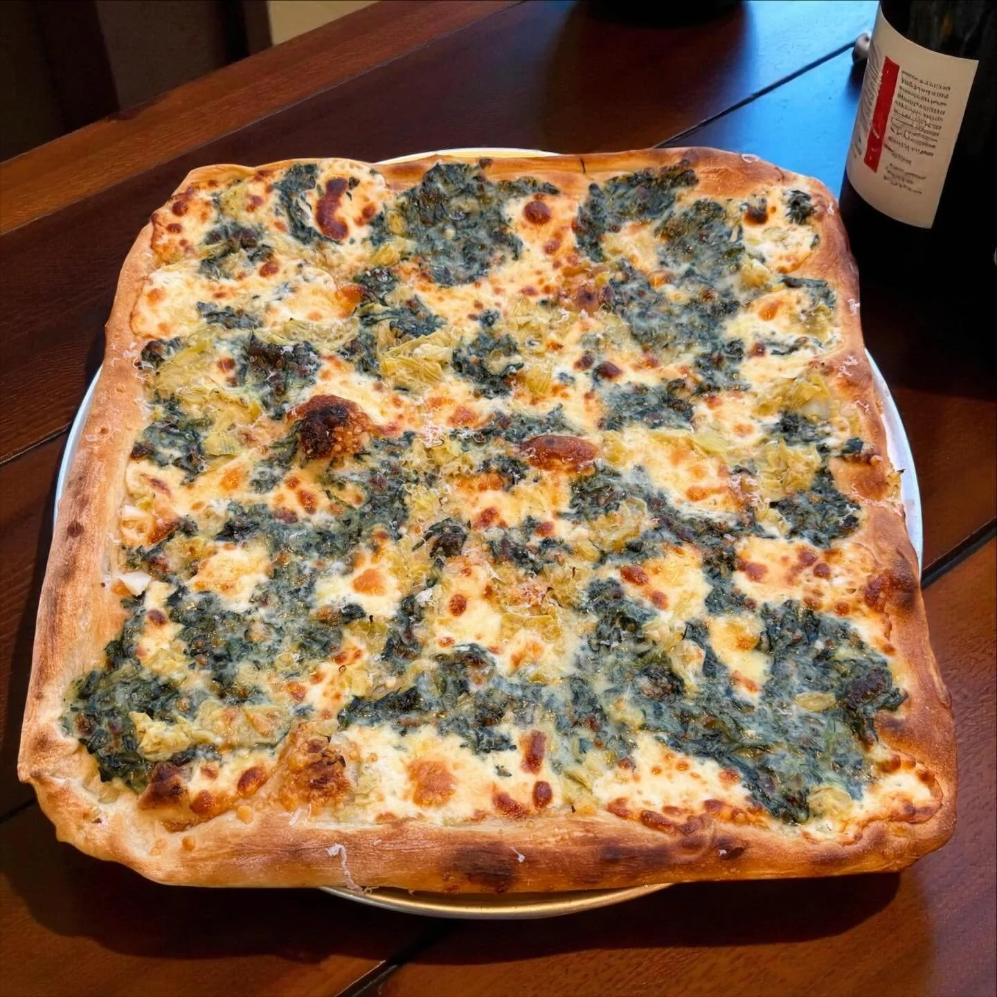 Spinach Bechamel, Mozzarella, Artichokes, Parmigiano. 

The perfect pie for a chilly night. Available this weekend! 

#artichoke #spinach #pizza #hudsonvalley #germantown #pizzanight