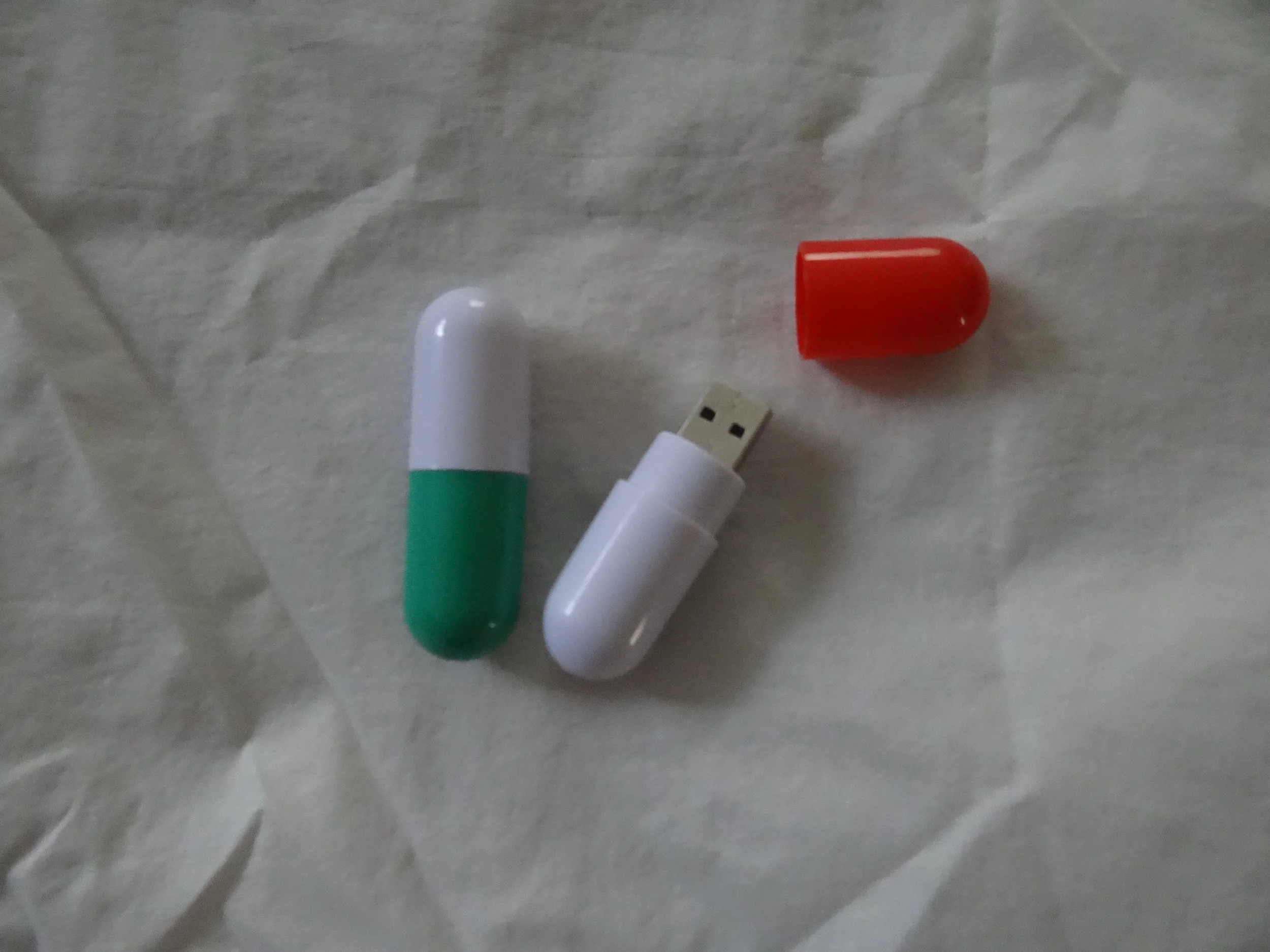 Happy Pill 8 GB USB Jump Drive