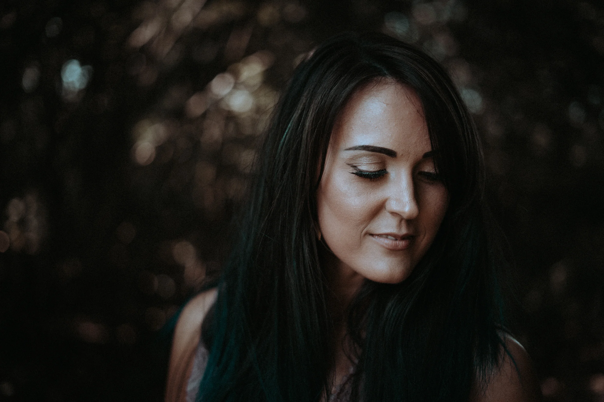 How to Feel Comfortable in Front of a Camera *VIDEO*