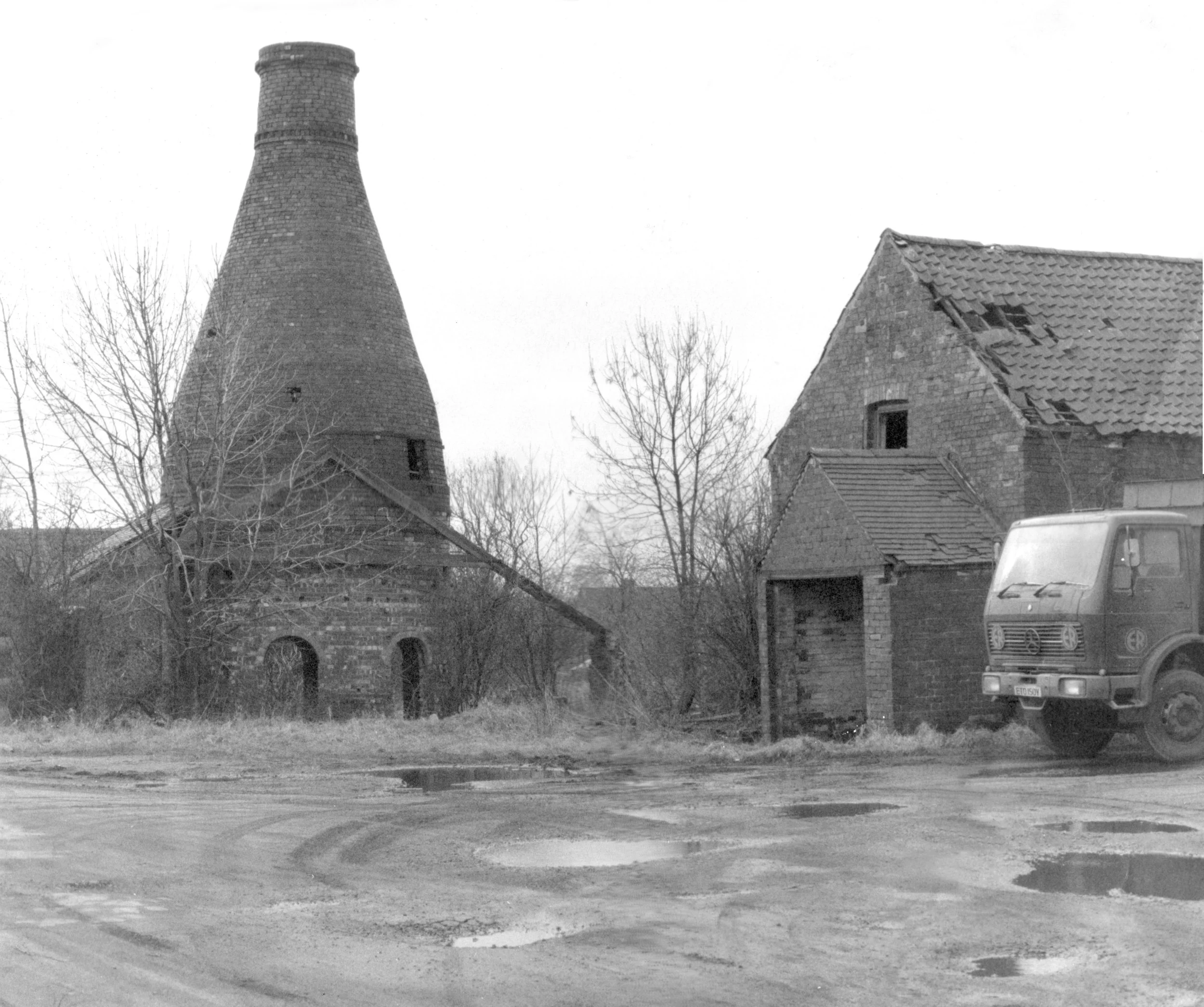 The old, derelict Bottle Kiln before being rebuilt