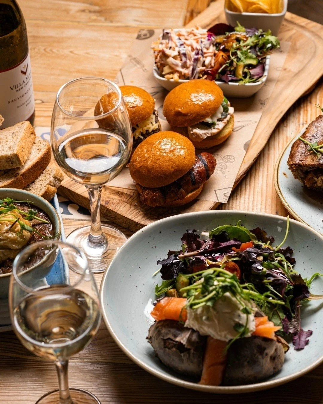 New summer menu now here.
Food served until 3pm.