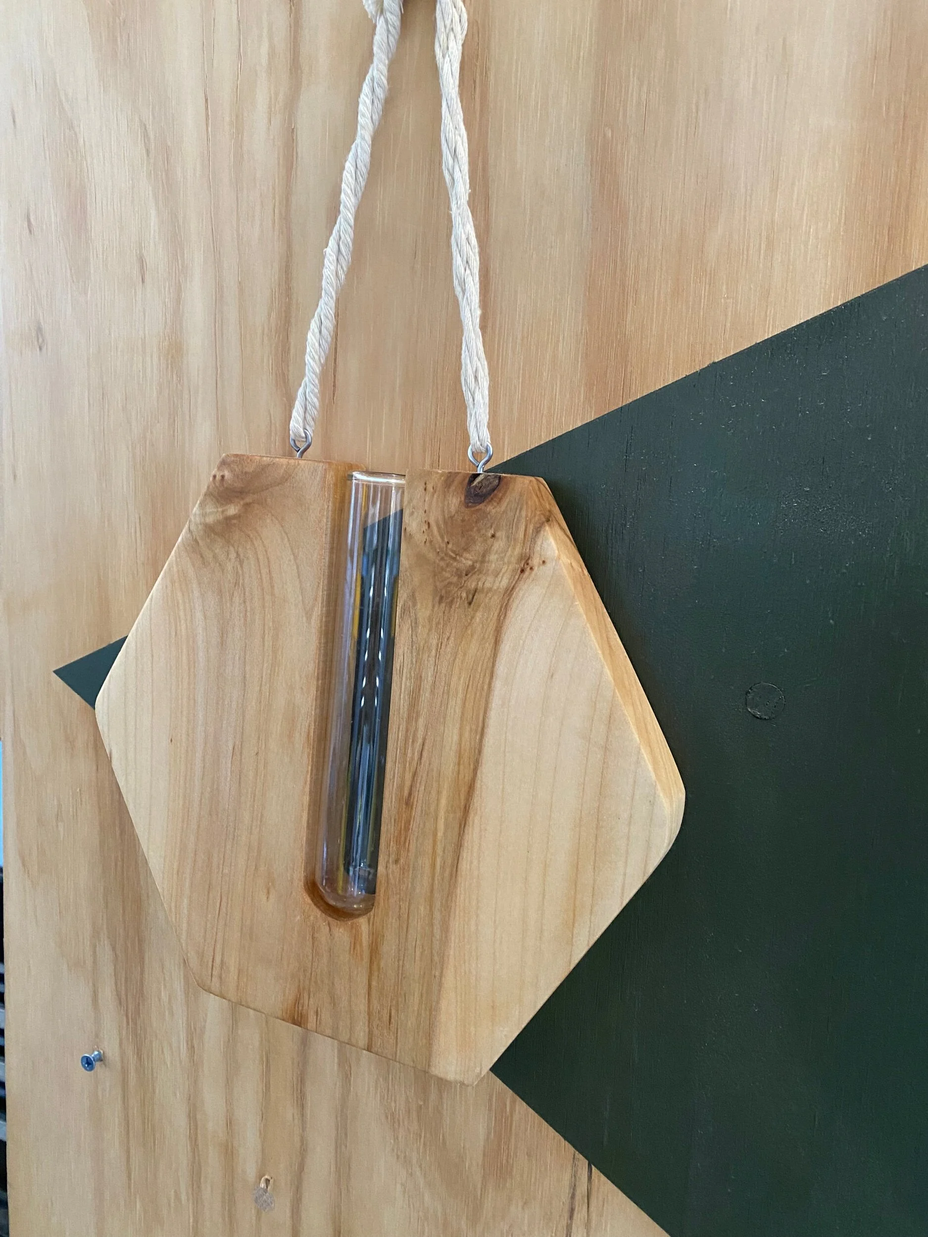 0E048CD8-02B8-4490-94AE-5CB2481D4541