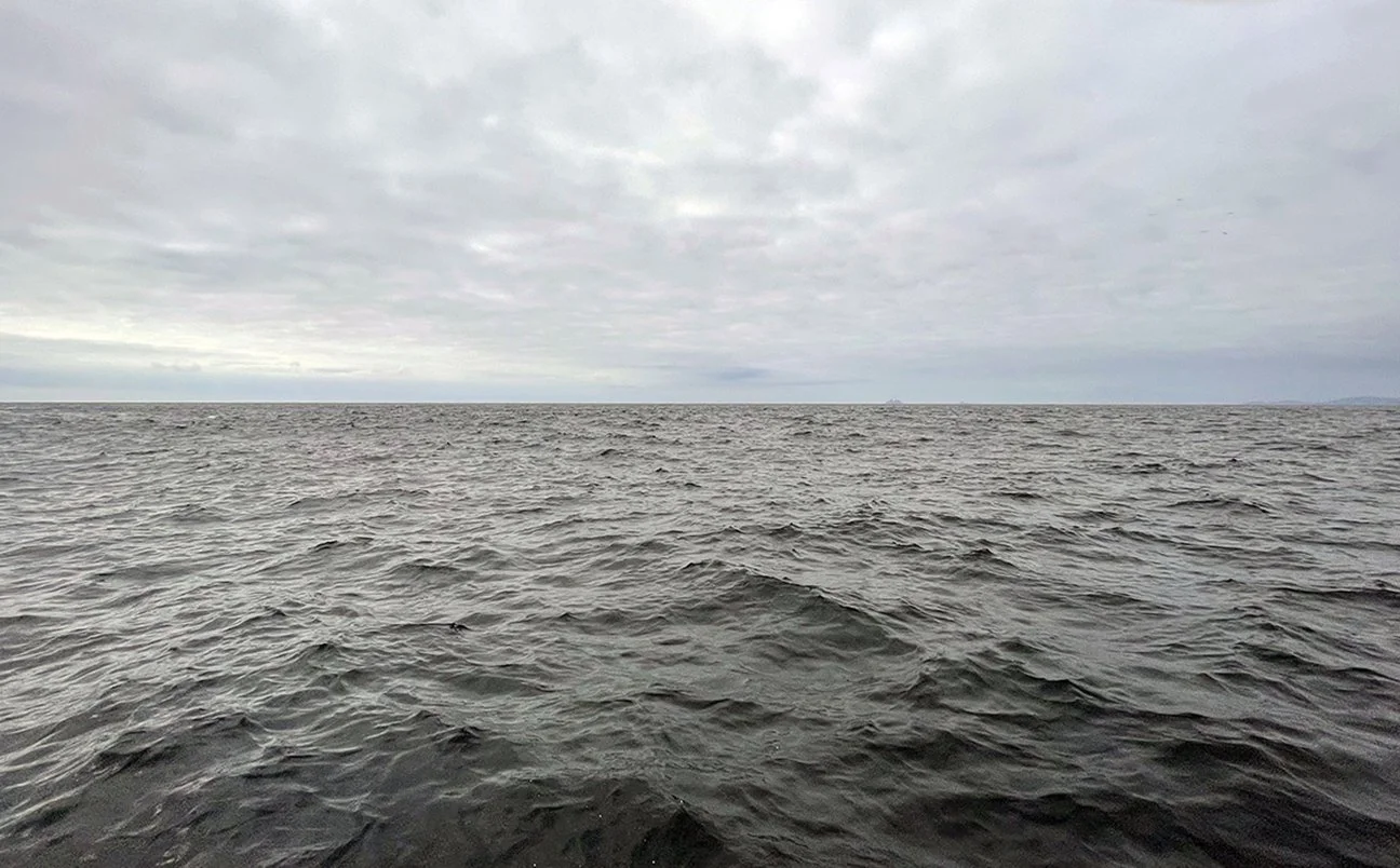 ocean horizon 2 desaturated.jpg