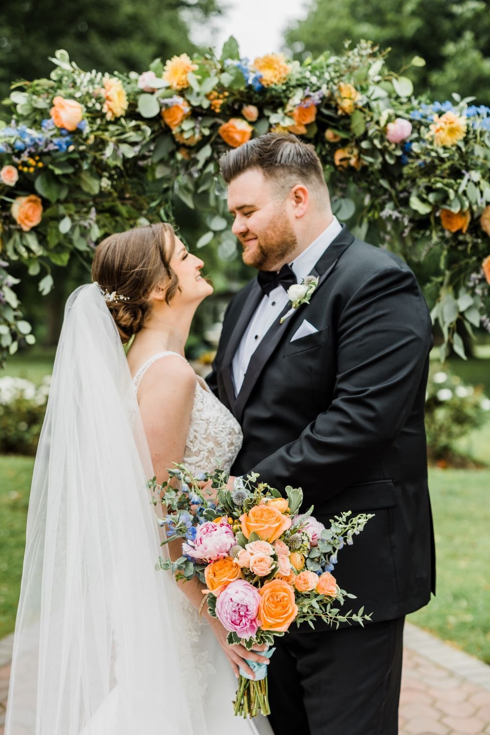 nectar&bloom-nectarandbloomny-Sarah&Jon-Mansion-at-Oyster-Bay-NY-Spring-Wedding-Peach-Pink-Blue-Britt-Lee-Photo-Bridal-Bouquet-Ceremony-Florals.JPG