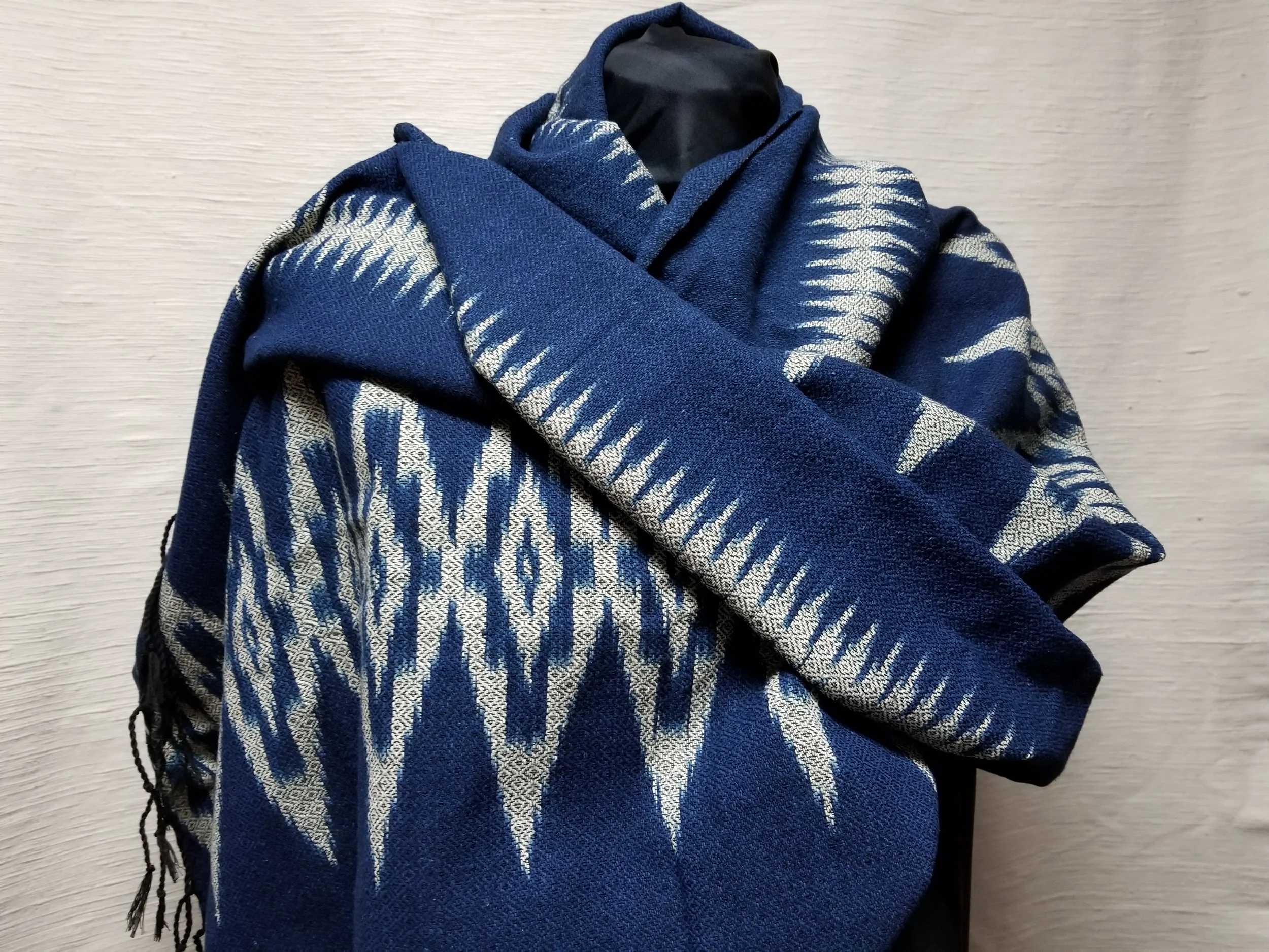 LAE23B Indigo Twill Shawl