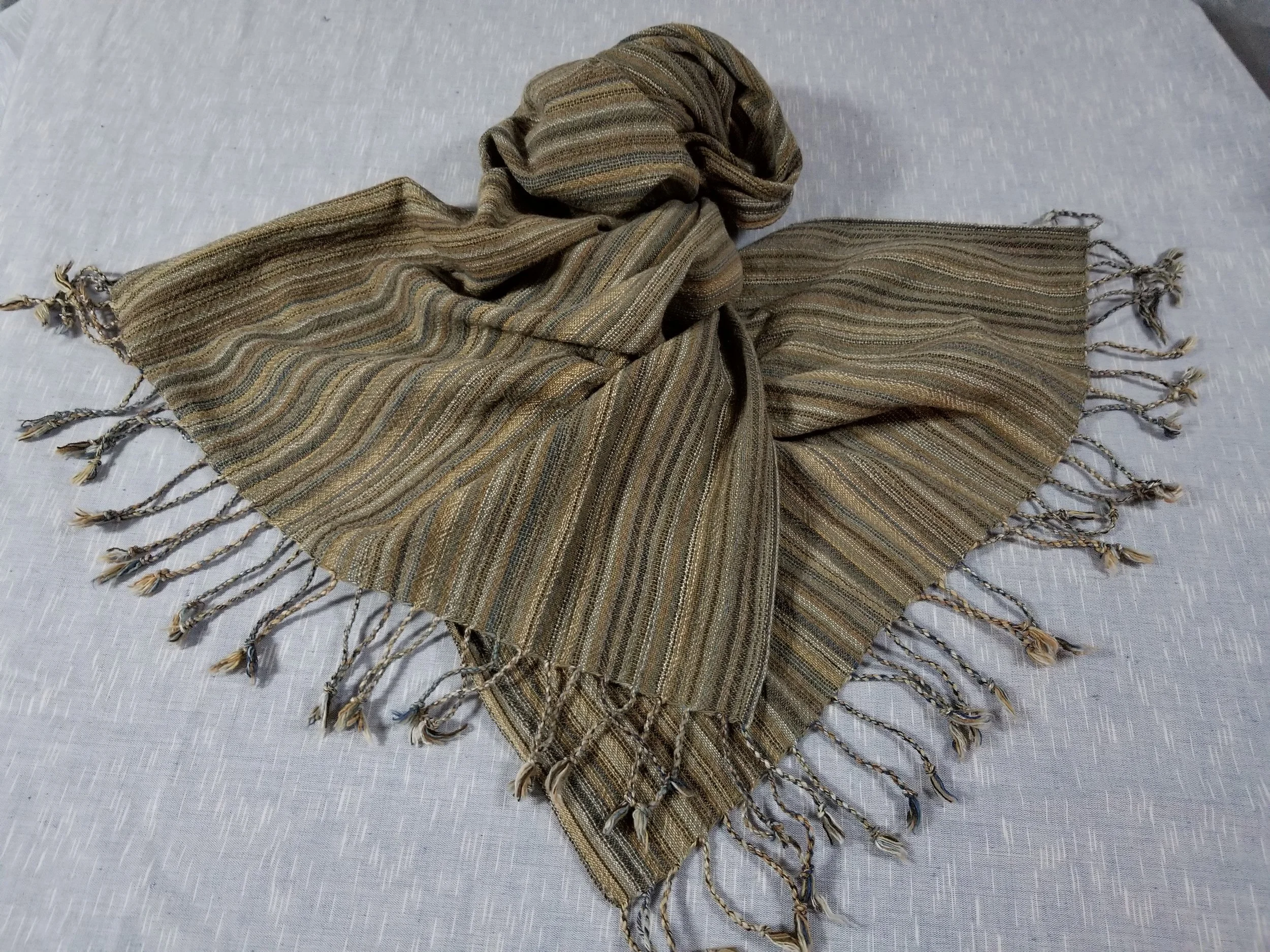 HD560.5 Ebony's Bounty Shawl