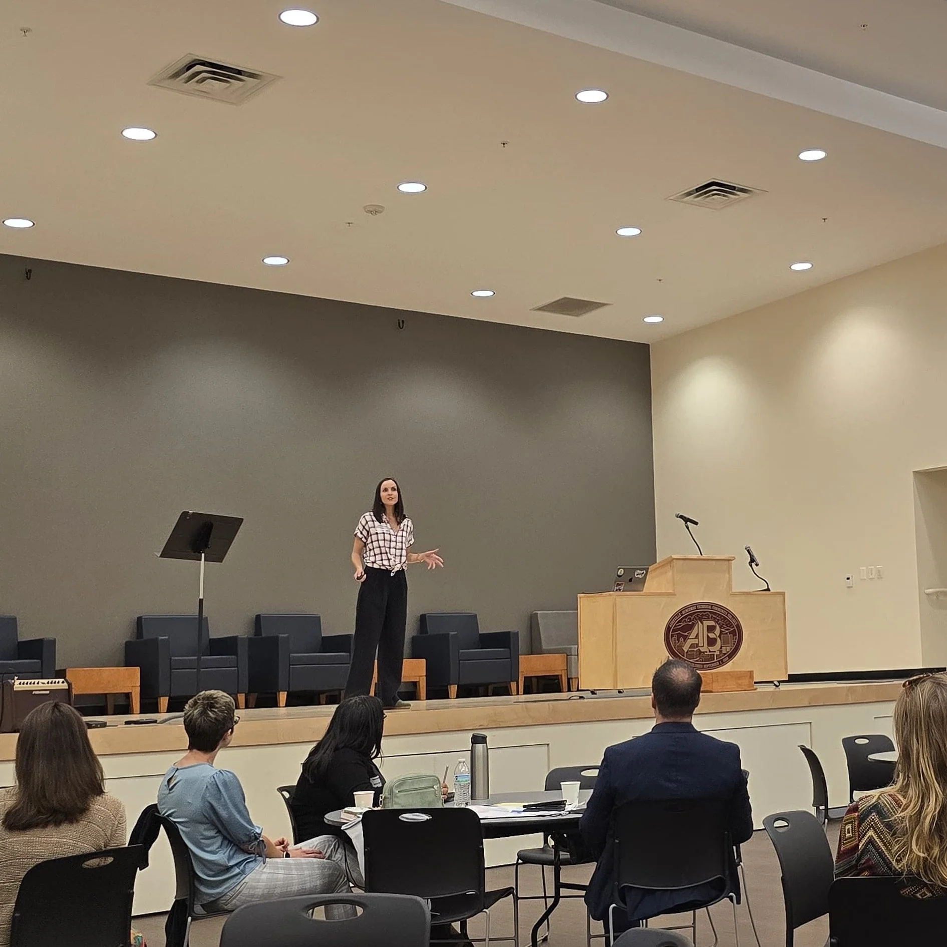 On Wednesday, our founder Lindsay Coward took the stage as one of the presenters at the WNC Leadership Summit! It was a fulfilling event where we all walked away with new connections and takeaways to boost our leadership skills. Thank you to everyone