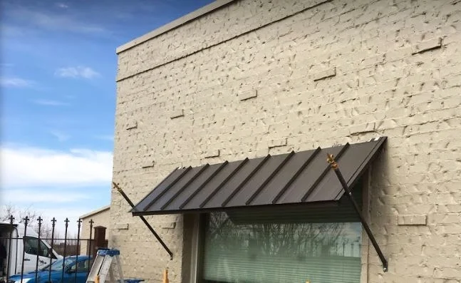 custom awning.JPG