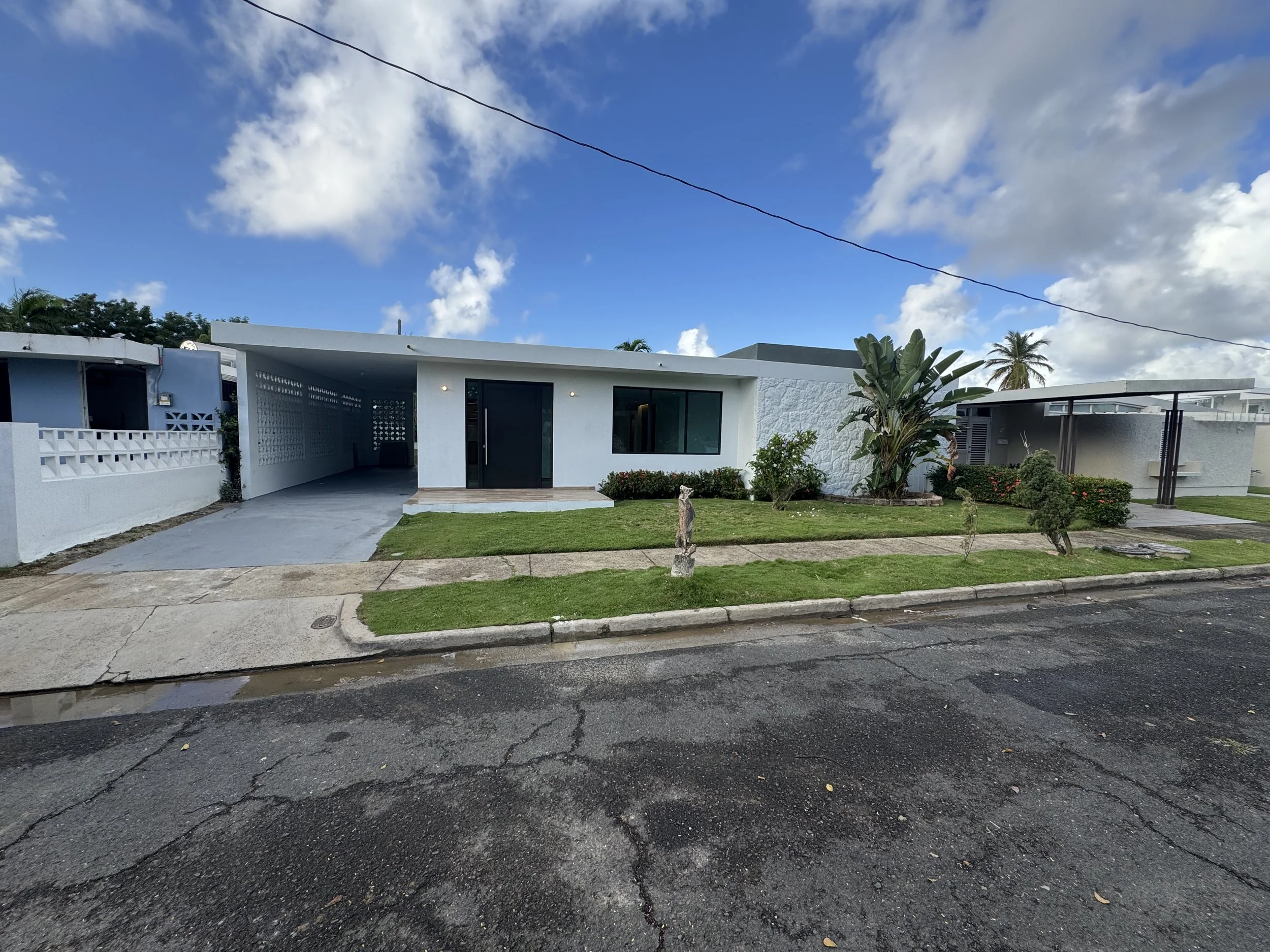 Urb. El Palmar Sur 54, Carolina, PR