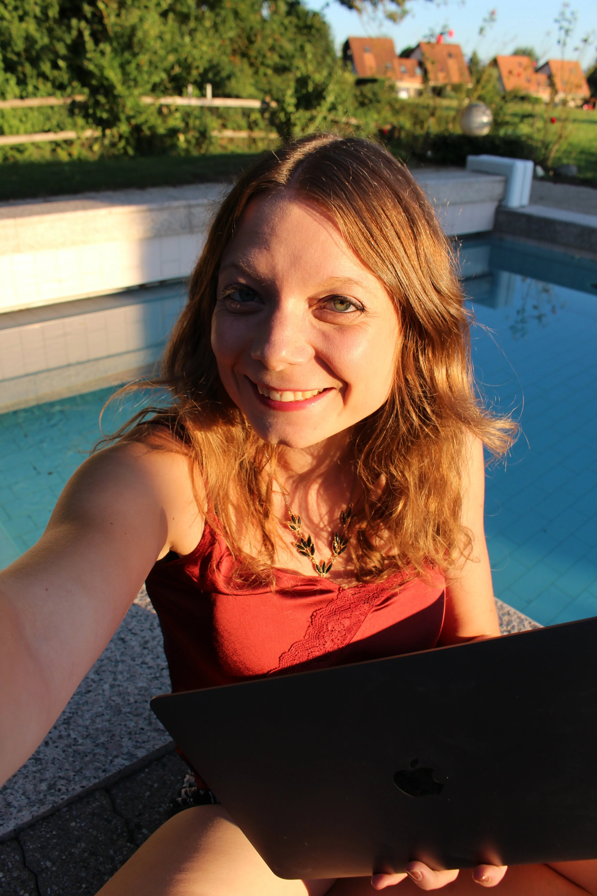 Ce qu'on fait VRAIMENT à l'intérieur du club privé... Une histoire inspirante de DANSE, d'abondance et de JOIE! 